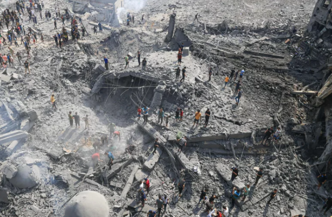 الحرب تلحق أضرارا كارثية بالبنية التحتية والاقتصاد في غزة