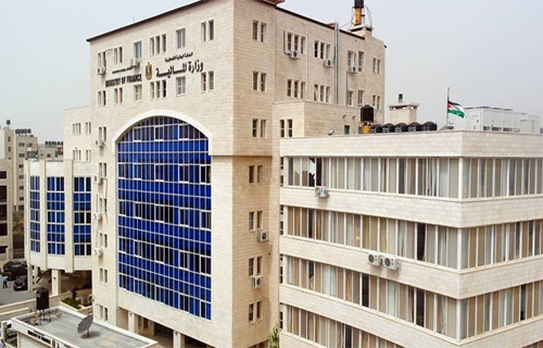“المالية”: 5.35 مليار دولار موازنة 2024 بعجز متوقع 1.5 مليار دولار “المالية”: 5.35 مليار دولار موازنة 2024 بعجز متوقع 1.5 مليار دولار