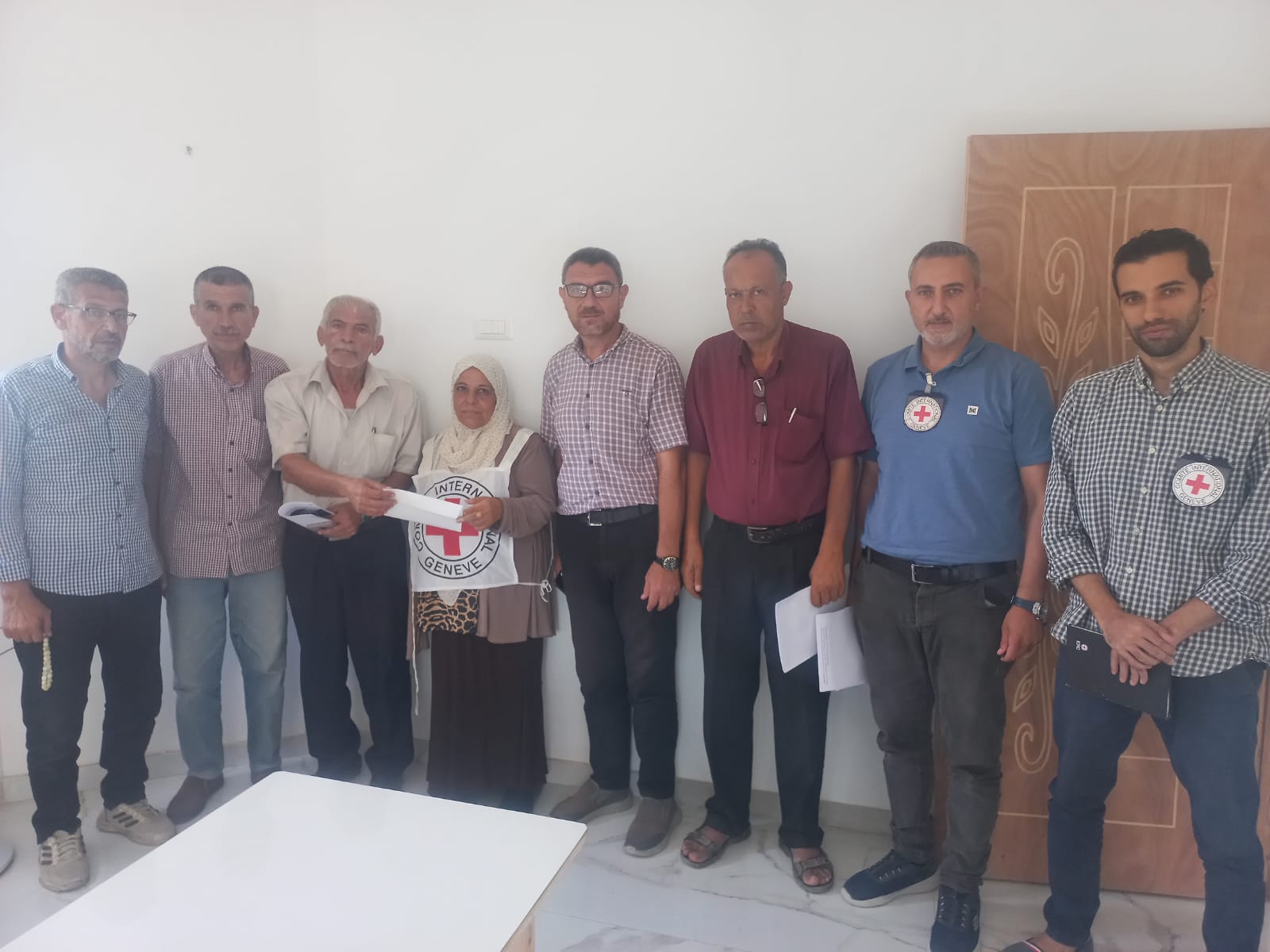 في لقاء مع الصليب الأحمر: لجنة الأسرى تطالب بحماية دولية للأسرى وإلزام الاحتلال بالكشف عن مصير المفقودين الفلسطينيين وإعادة جثامين الشهداء في لقاء مع الصليب الأحمر: لجنة الأسرى تطالب بحماية دولية للأسرى وإلزام الاحتلال بالكشف عن مصير المفقودين الفلسطينيين وإعادة جثامين الشهداء