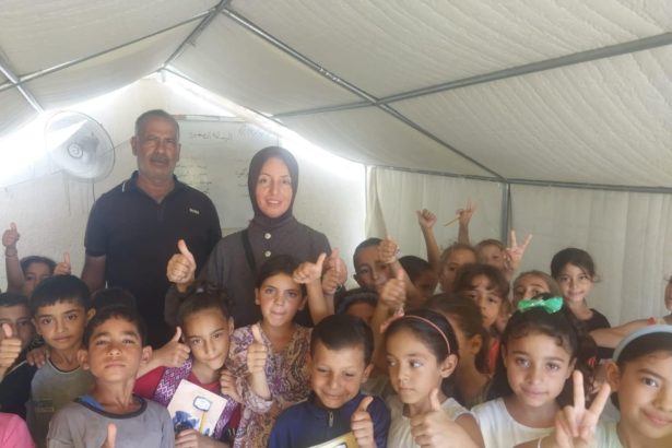 تفوق بين الأنقاض.. خيم جبهة النضال التعليمية مسؤولية وطنية ورسالة بناء تفوق بين الأنقاض.. خيم جبهة النضال التعليمية مسؤولية وطنية ورسالة بناء