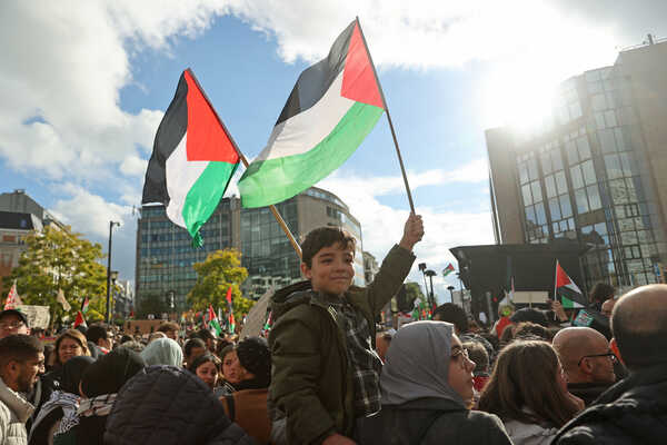 جنود الاحتلال ومستوطنوه يعربدون في أمستردام ومؤيدو فلسطين يلقنوهم درسا جنود الاحتلال ومستوطنوه يعربدون في أمستردام ومؤيدو فلسطين يلقنوهم درسا