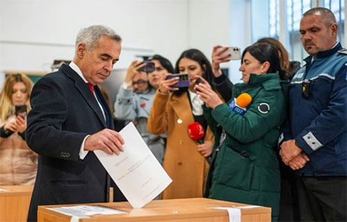 مع إحراز اليمين المتطرف تقدماً الغموض يكتنف مستقبل رومانيا السياسي بعد الانتخابات التشريعية مع إحراز اليمين المتطرف تقدماً الغموض يكتنف مستقبل رومانيا السياسي بعد الانتخابات التشريعية