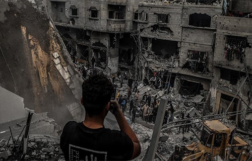 “دمار وأشلاء”.. شهادات ناجين من قصف مركز إيواء جنوب غزة “دمار وأشلاء”.. شهادات ناجين من قصف مركز إيواء جنوب غزة