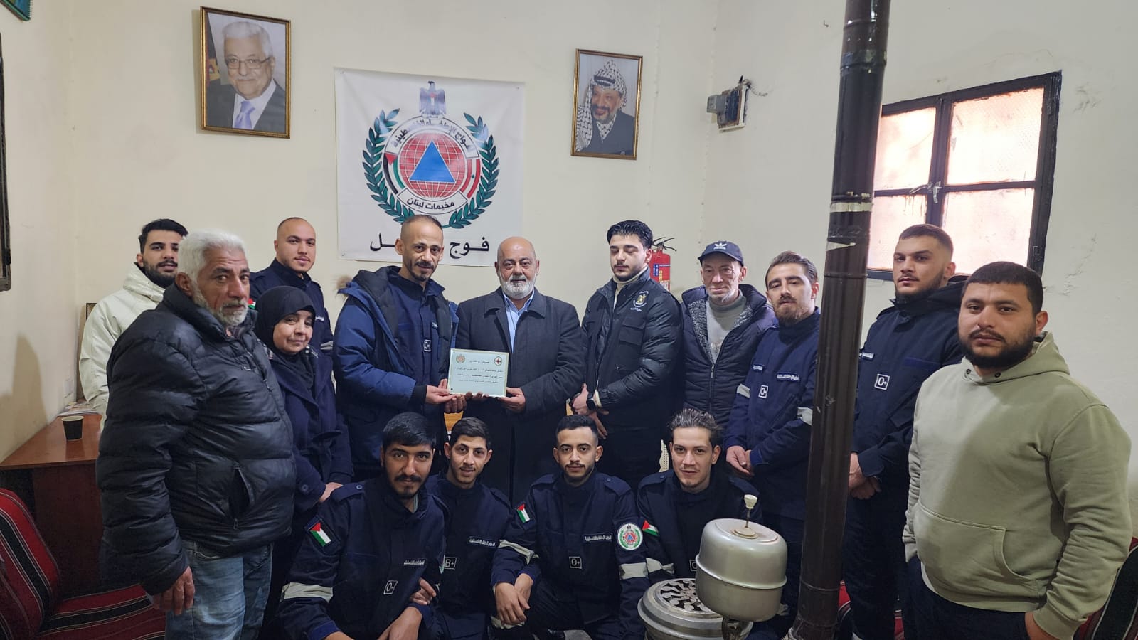 جبهة النضال تكرم فوج الاطفاء افواج الاطفاء الفلسطيني جبهة النضال تكرم فوج الاطفاء افواج الاطفاء الفلسطيني