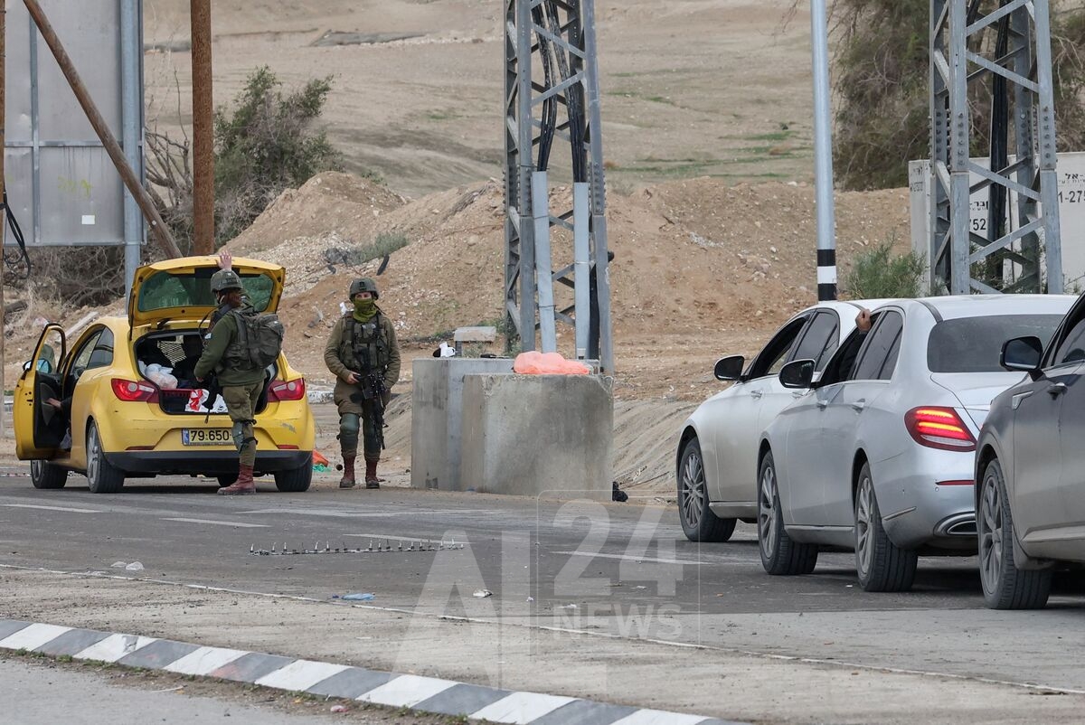 النضال الشعبي الاحتلال يمارس العقاب الجماعي ضد محافظة اريحا بإغلاقها المتواصل النضال الشعبي الاحتلال يمارس العقاب الجماعي ضد محافظة اريحا بإغلاقها المتواصل
