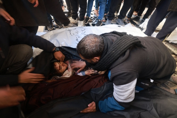 مع دخول العدوان يومه الـ460: شهداء وجرحى في قصف الاحتلال مدينة غزة وخان يونس مع دخول العدوان يومه الـ460: شهداء وجرحى في قصف الاحتلال مدينة غزة وخان يونس