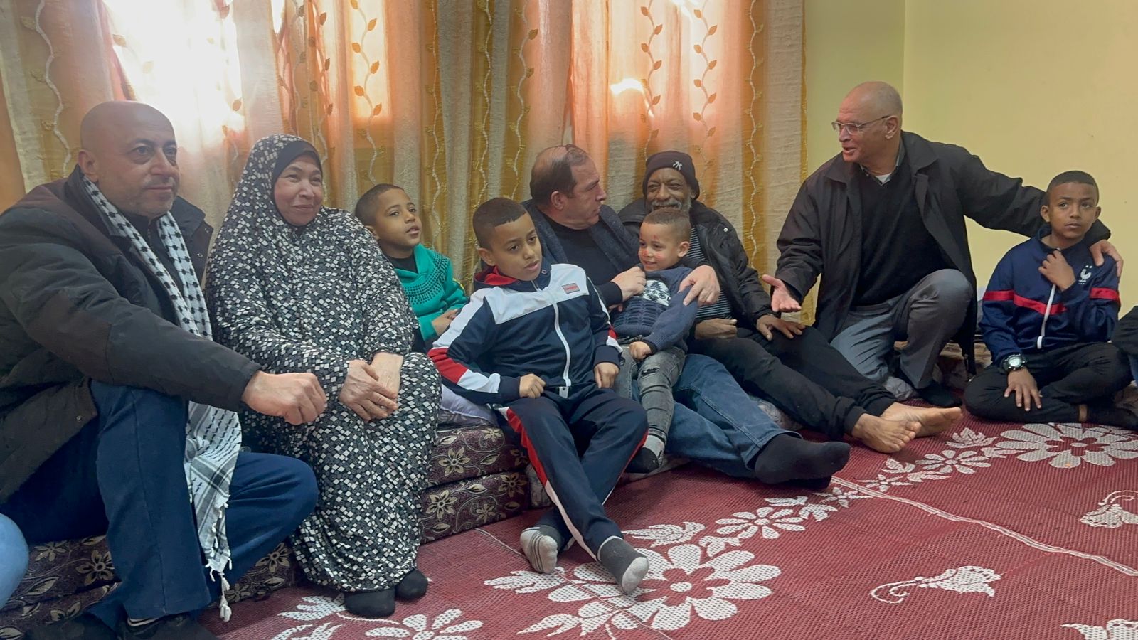 خلال جولة على مجلس خدمات الشعراوية وجمعية شويكه والنادي الثقافي اللواء د. كميل يتفقد عدداً من مراكز الضيافة لأهلنا النازحين بفعل عدوان الاحتلال على محافظة طولكرم خلال جولة على مجلس خدمات الشعراوية وجمعية شويكه والنادي الثقافي اللواء د. كميل يتفقد عدداً من مراكز الضيافة لأهلنا النازحين بفعل عدوان الاحتلال على محافظة طولكرم