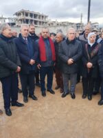 النضال الشعبي : تشارك وفد المنظمات الشعبية زيارة مقبرة الشهداء واضاءة الشعلة