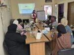 المركز الفلسطيني لقضايا السلام والديمقراطية وجمعية حياة للعمل التنموي يفتتحان برنامجاً تدريبياً حول البرنامج السياسي لمنظمة التحرير الفلسطينية والالتفاف الدولي حوله المركز الفلسطيني لقضايا السلام والديمقراطية وجمعية حياة للعمل التنموي يفتتحان برنامجاً تدريبياً حول البرنامج السياسي لمنظمة التحرير الفلسطينية والالتفاف الدولي حوله