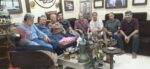 وفد من جبهة النضال بمحافظة غزة فى زيارة لرئيس مخاتير حي الدرج بمدينة غزة أبو فؤاد ضبان وفد من جبهة النضال بمحافظة غزة فى زيارة لرئيس مخاتير حي الدرج بمدينة غزة أبو فؤاد ضبان