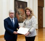 د.مجدلاني يسلم رئيسة بلغاريا رسالة خطية من الرئيس عباس د.مجدلاني يسلم رئيسة بلغاريا رسالة خطية من الرئيس عباس