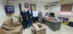 وفد من النضال الشعبي يلتقي الامين العام لاتحاد الكتاب والادباء الفلسطينيبن وفد من النضال الشعبي يلتقي الامين العام لاتحاد الكتاب والادباء الفلسطينيبن